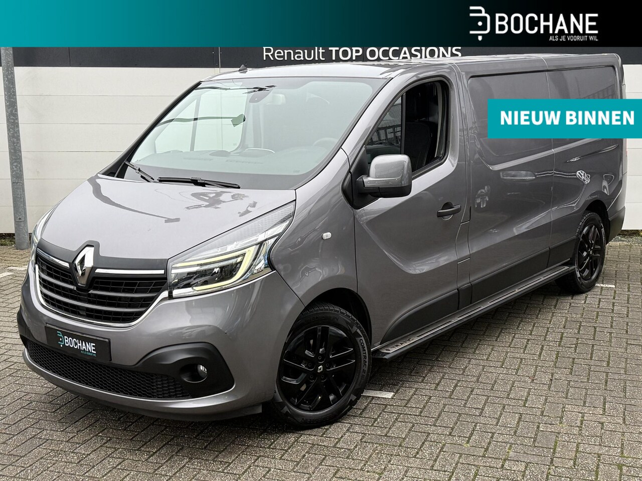 Renault Trafic - 2.0 dCi 120 T29 L2H1 Work Edition | Trekhaak | Navigatie | Historie! - AutoWereld.nl