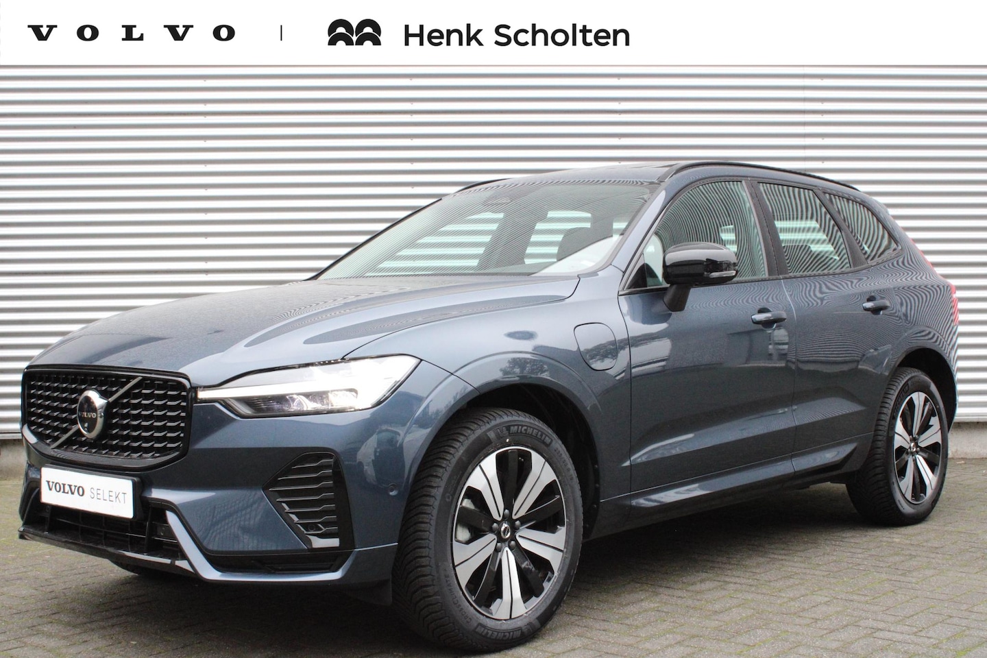 Volvo XC60 - Recharge T6 AWD Plus Dark, Visual Park Assist incl. 360° Camera, Adaptieve Cruise Control - AutoWereld.nl