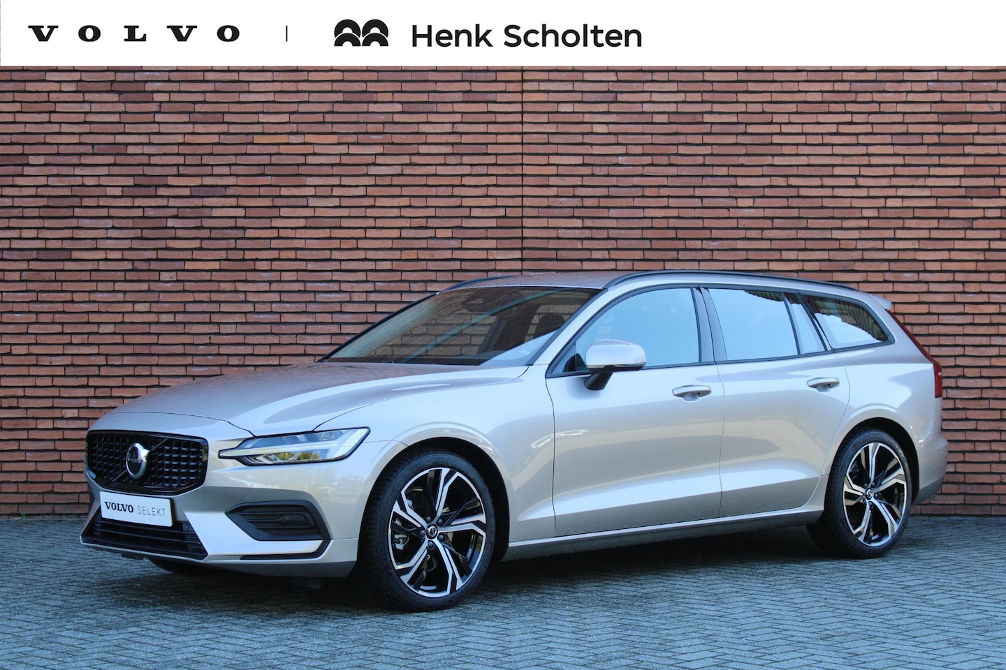 Volvo V60 - B4 197PK AUT7 Essential Edition, Adaptieve Cruise Control met Pilot Assist, Verwarmbare vo - AutoWereld.nl