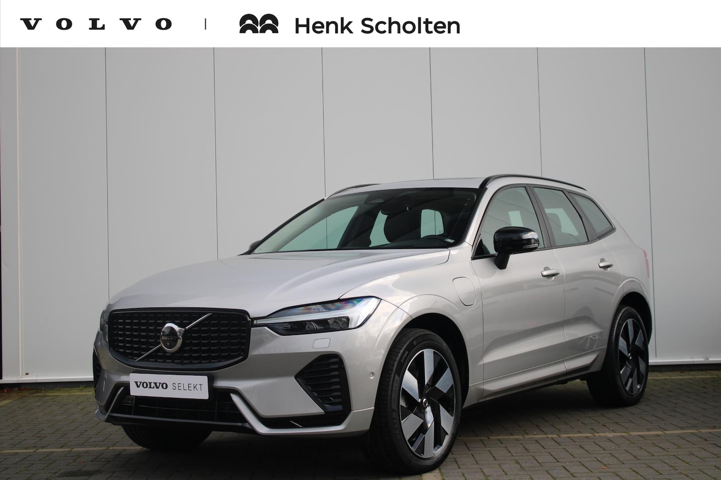 Volvo XC60 - T6 AUT8 350PK AWD Ultimate Dark, Trekhaak, 360 Graden Camera, Verwarmbare Voor- en Achter - AutoWereld.nl