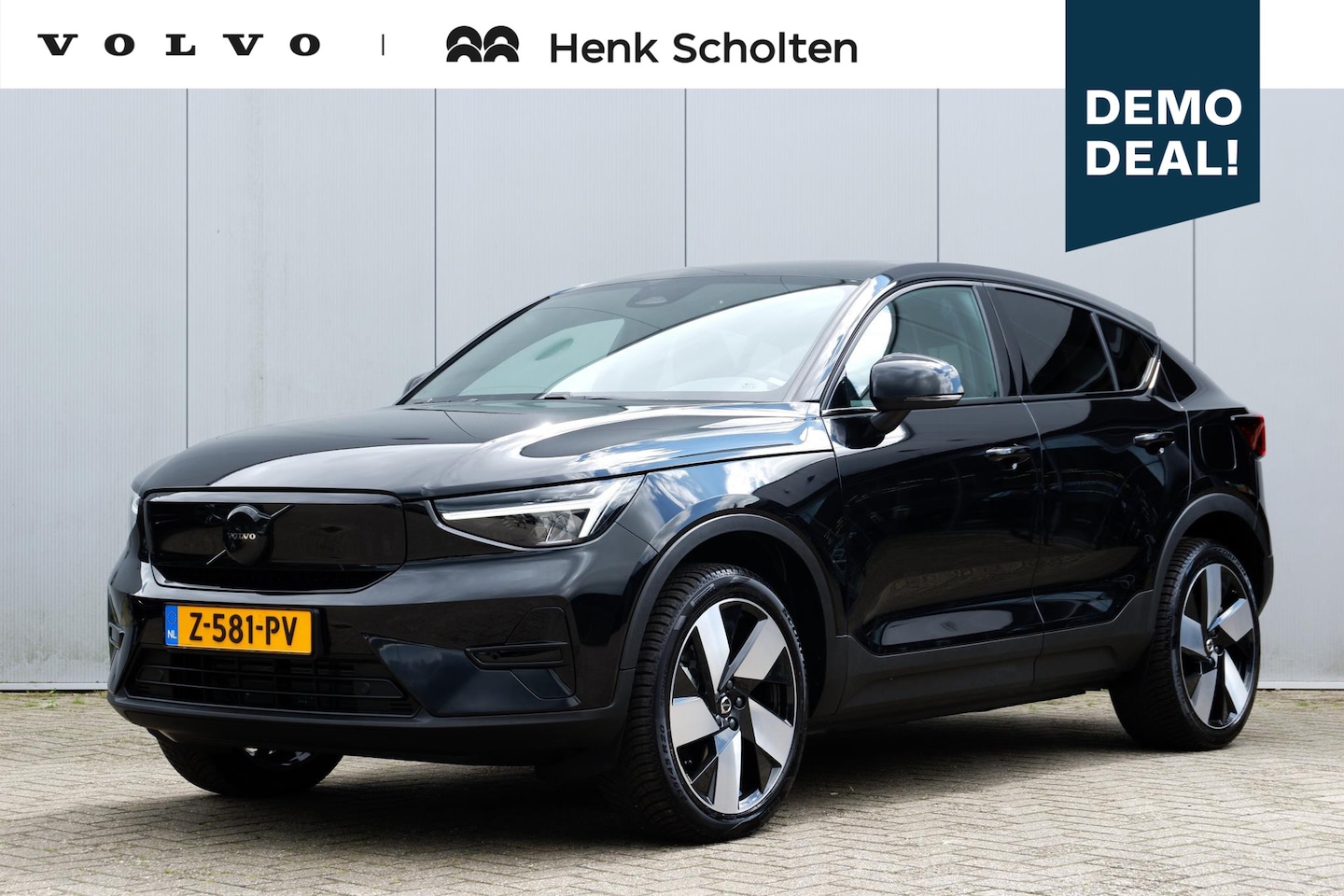 Volvo C40 - Single Motor 238PK 69 kWh Plus, 717 Onyx Black Metallic, Connect Microtech/Nubuck (textiel - AutoWereld.nl