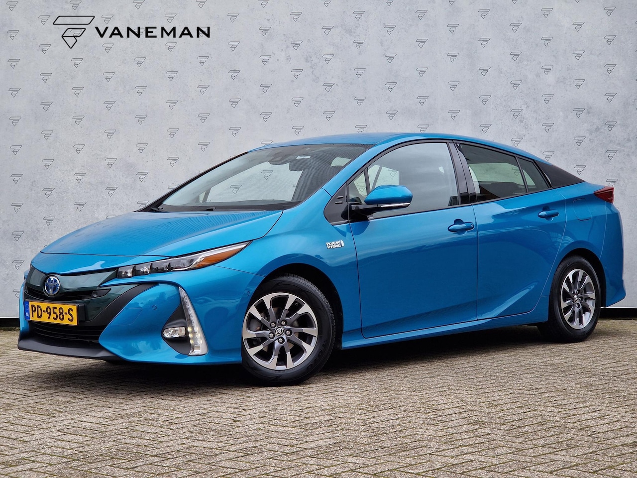 Toyota Prius - 1.8 Plug-in Business Plus | Navi | BSD | Camera | Clima | Cruise | PDC | HUD | JBL | - AutoWereld.nl