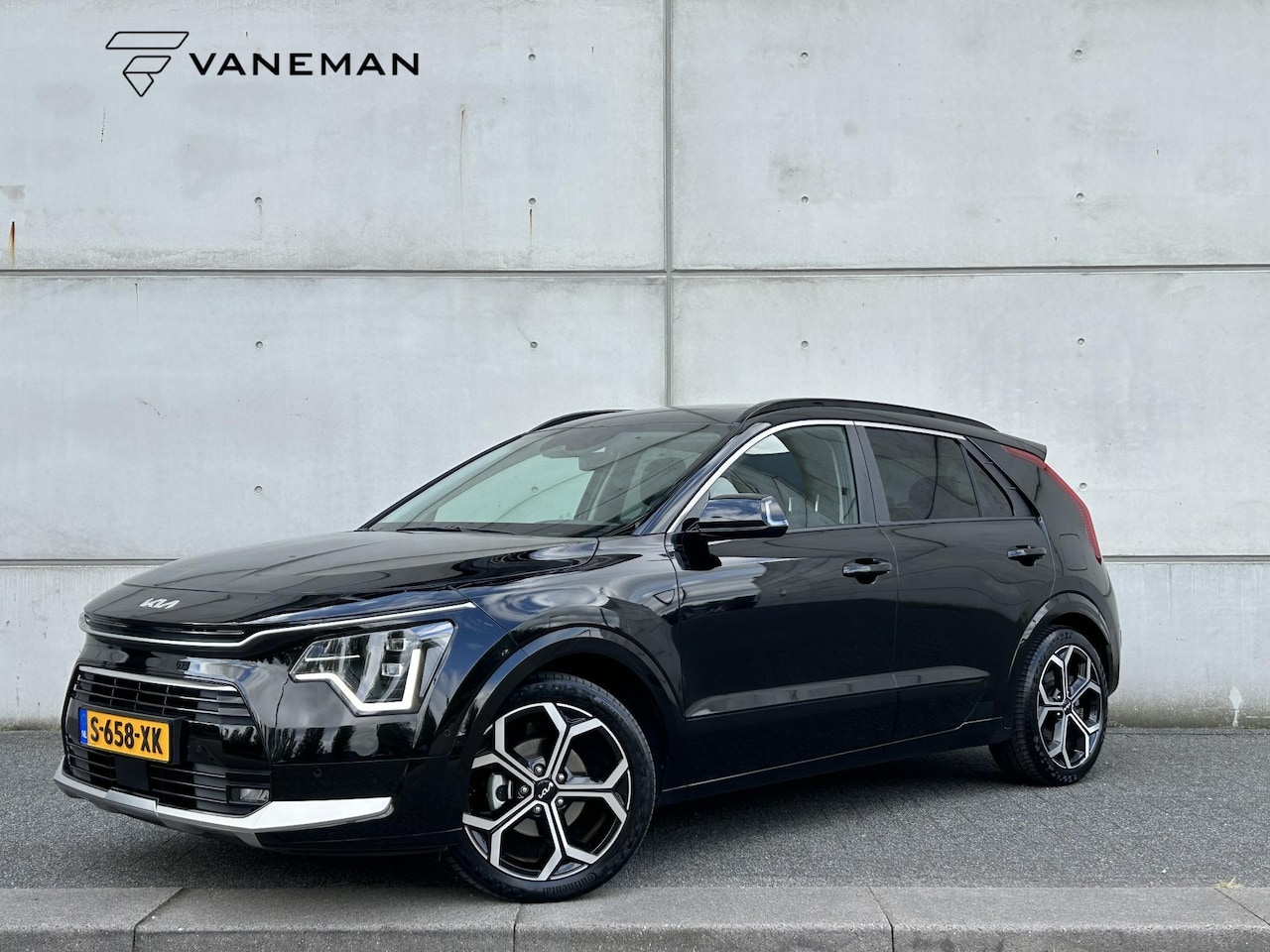 Kia Niro - 1.6 GDi Hybrid ExecutiveLine Automaat | Schuif-/Kanteldak | Leder | Harman/Kardon | 18” Ve - AutoWereld.nl