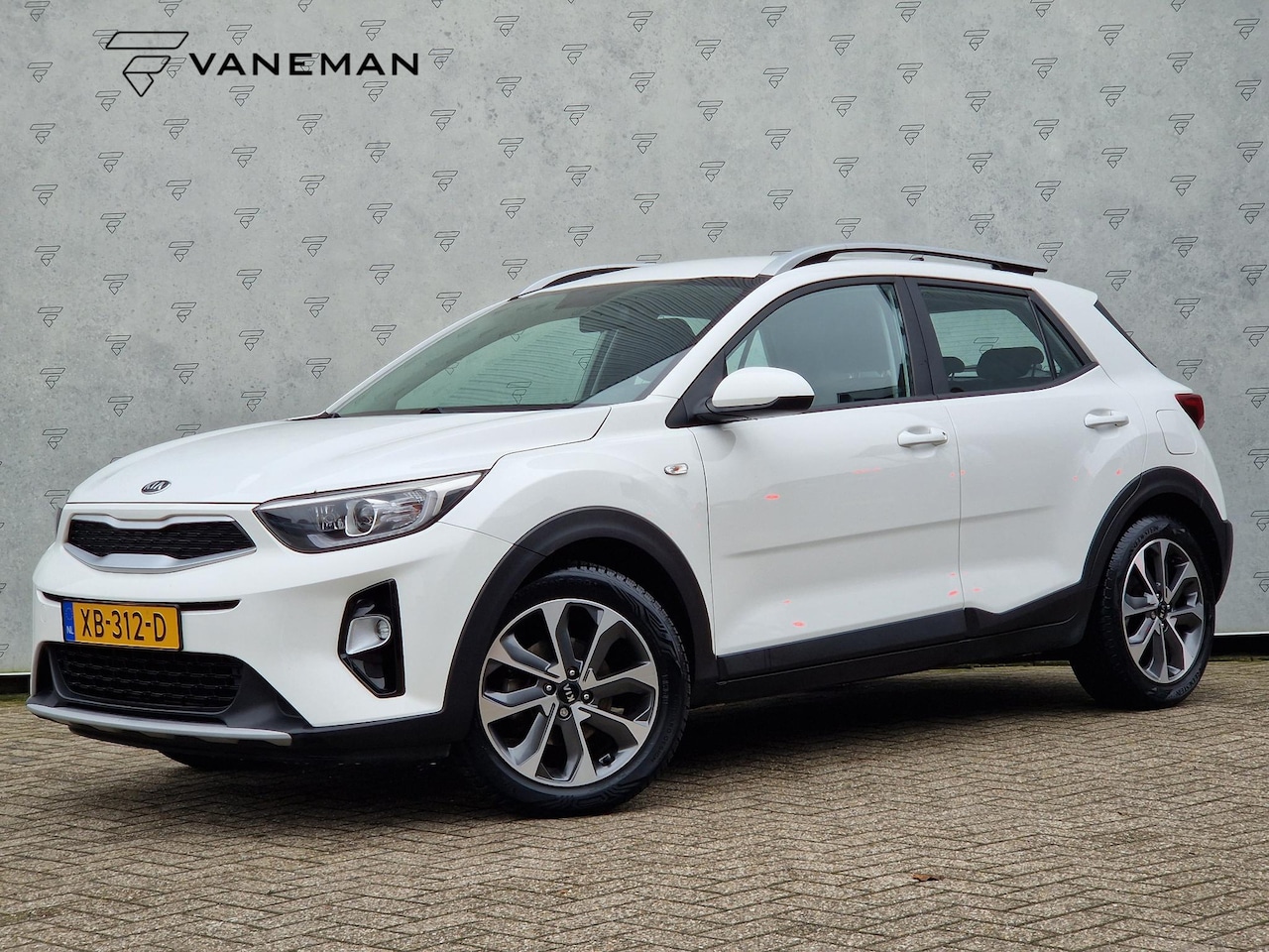 Kia Stonic - 1.0 T-GDi DynamicLine | Navi | Trekhaak | Camera | Apple Carplay / Android Auto | - AutoWereld.nl