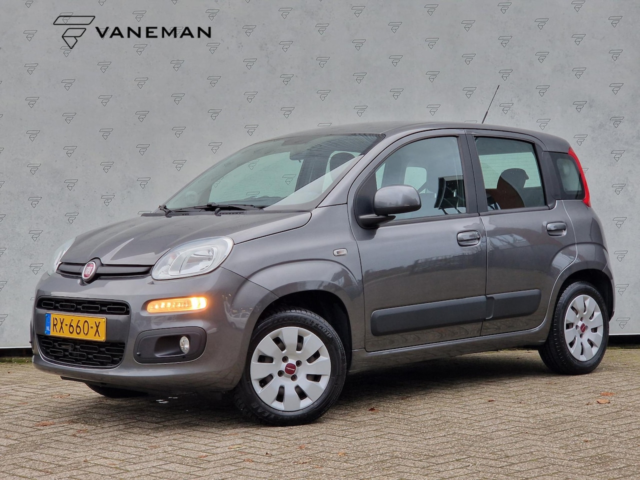 Fiat Panda - 0.9 TwinAir Lounge | PDC | Airco | Bluetooth | Verwarmde Buitenspiegels | - AutoWereld.nl