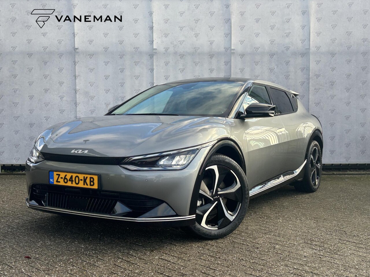 Kia EV6 - Plus Advanced 77.4 kWh | Automaat | Panoramadak | 20" Velgen | Leder | Meridian | Camera | - AutoWereld.nl