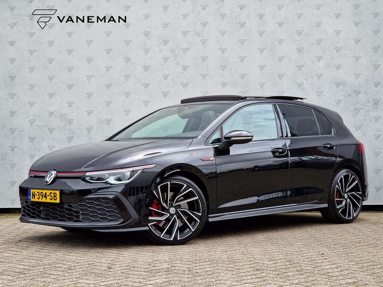 Volkswagen Golf - 2.0 TSI GTI Automaat | Panoramadak | Leder | Stoelventilatie | Harman/Kardon | IQ Light | - AutoWereld.nl