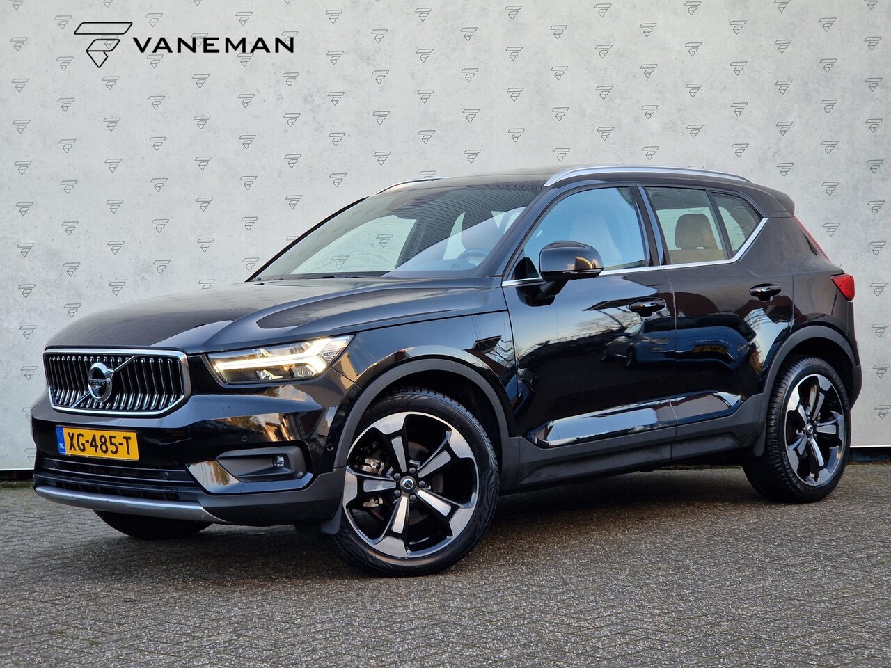 Volvo XC40 - 2.0 T4 Inscription Automaat | 360 Camera | BSD | Stoelverwarming | Panoramadak | Orrefors - AutoWereld.nl