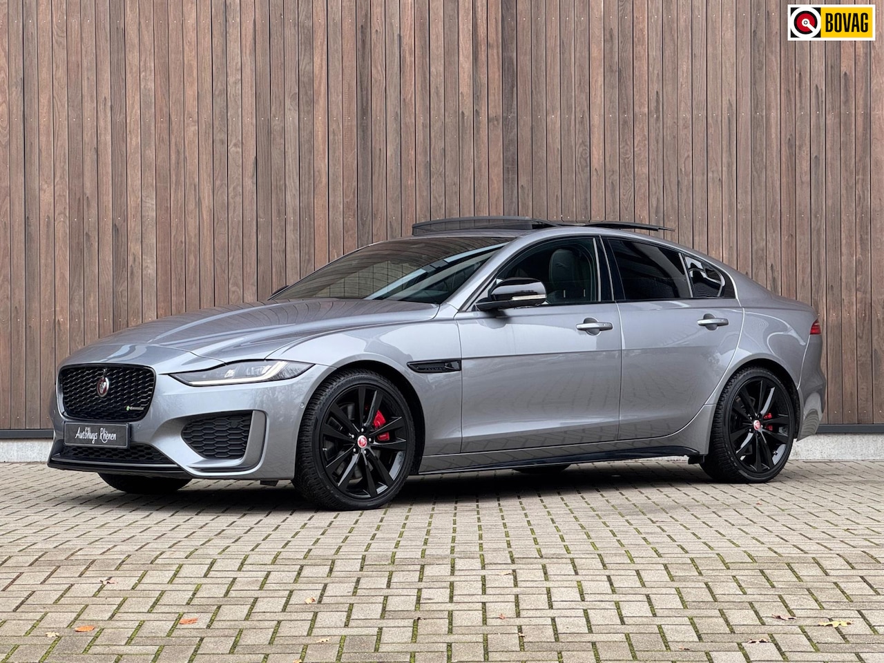 Jaguar XE - 2.0 P250 R-Dynamic SE / Pano / 360 / Meridian / - AutoWereld.nl