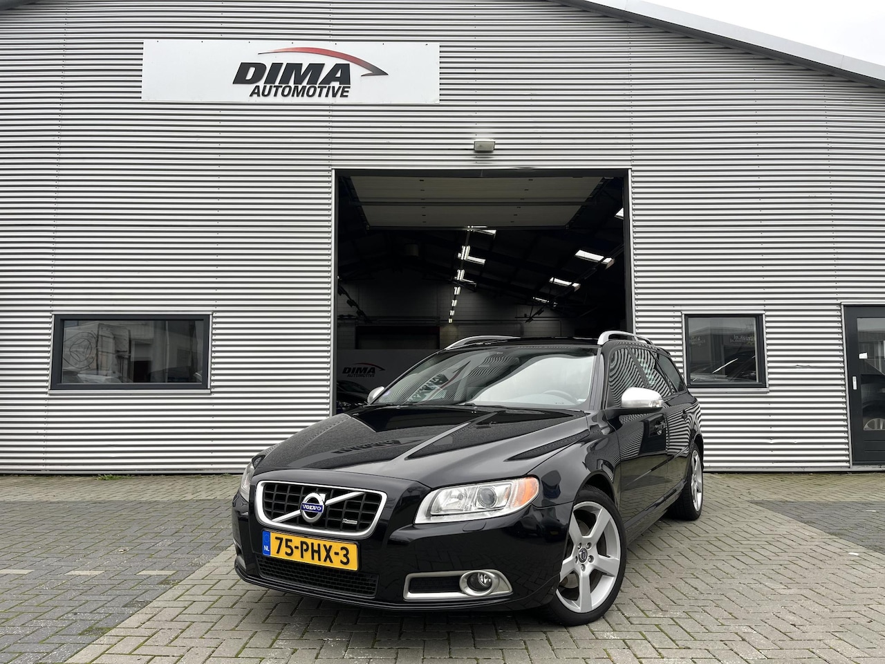 Volvo V70 - 2.0T R-Edition 2.0T R-Edition - AutoWereld.nl