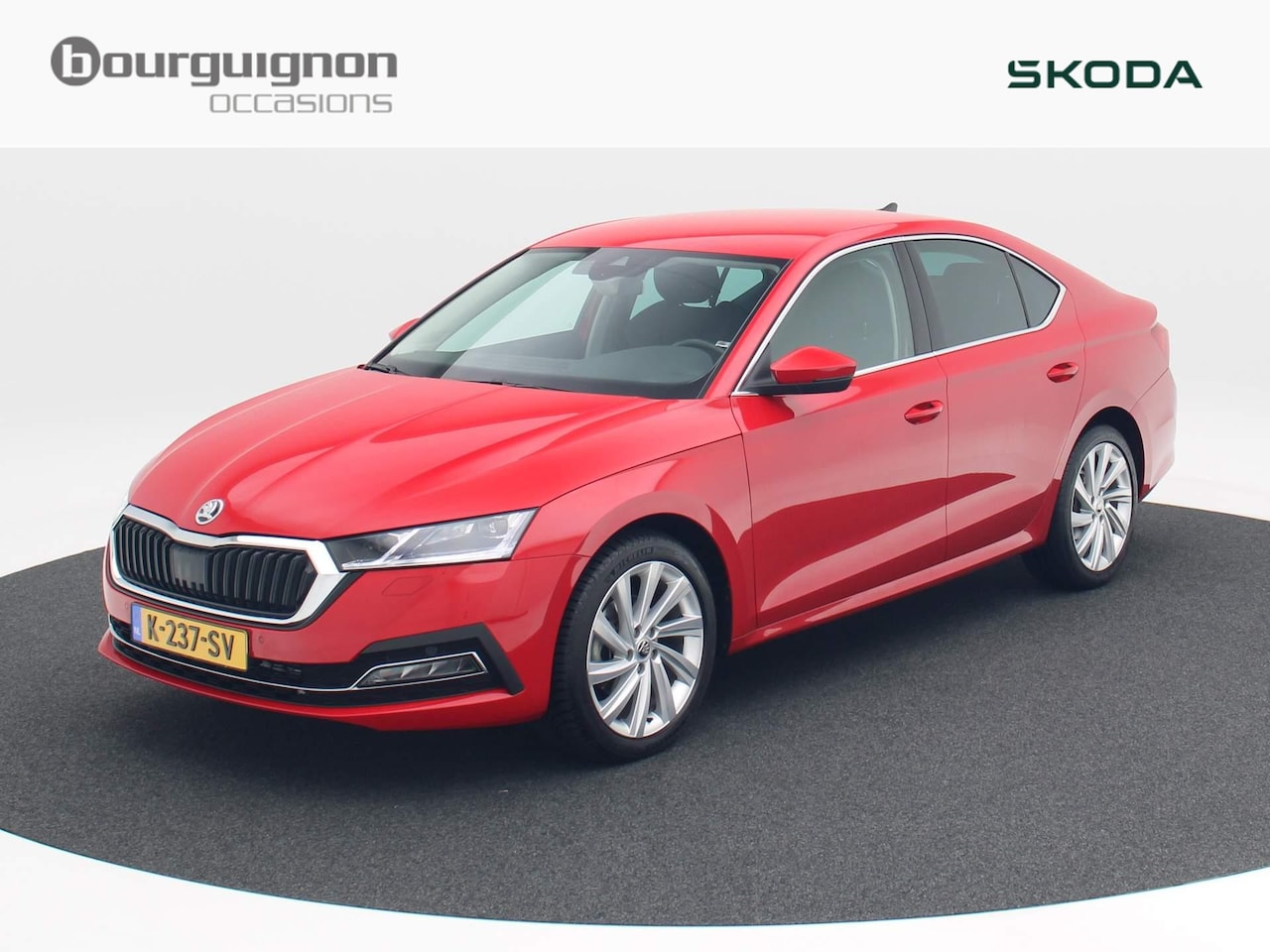 Skoda Octavia - 1.5 TSi 150 Pk First Edition | Full LED | Navi | 18 Inch | Adapt. Cruise | Elektrische Ach - AutoWereld.nl