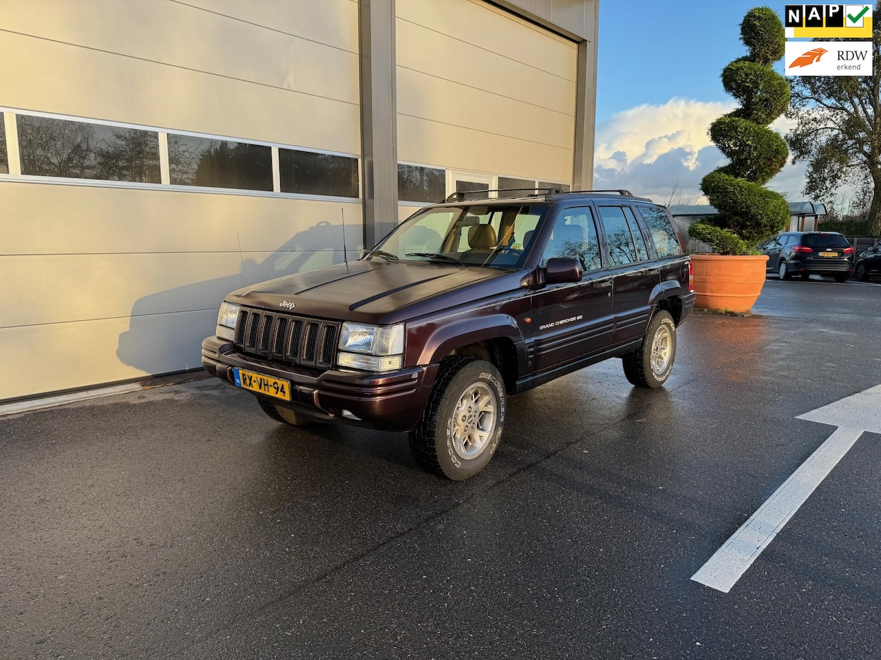 Jeep Grand Cherokee - 4.0i Laredo I Automaat i - AutoWereld.nl