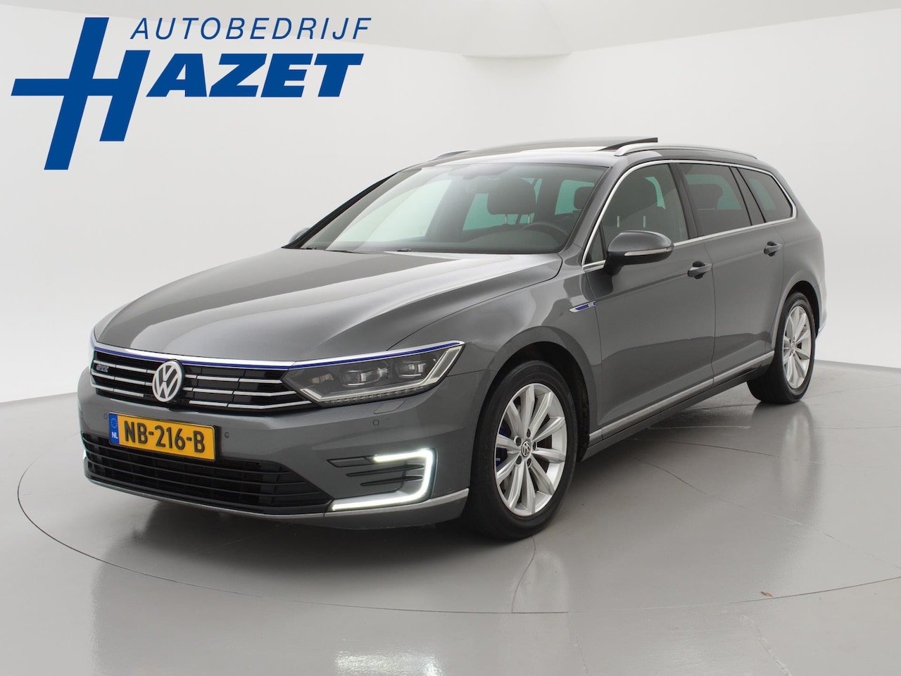 Volkswagen Passat Variant - 1.4 TSI GTE 218 PK + VIRTUAL COCKPIT / PANORAMA / TREKHAAK / CARPLAY - AutoWereld.nl