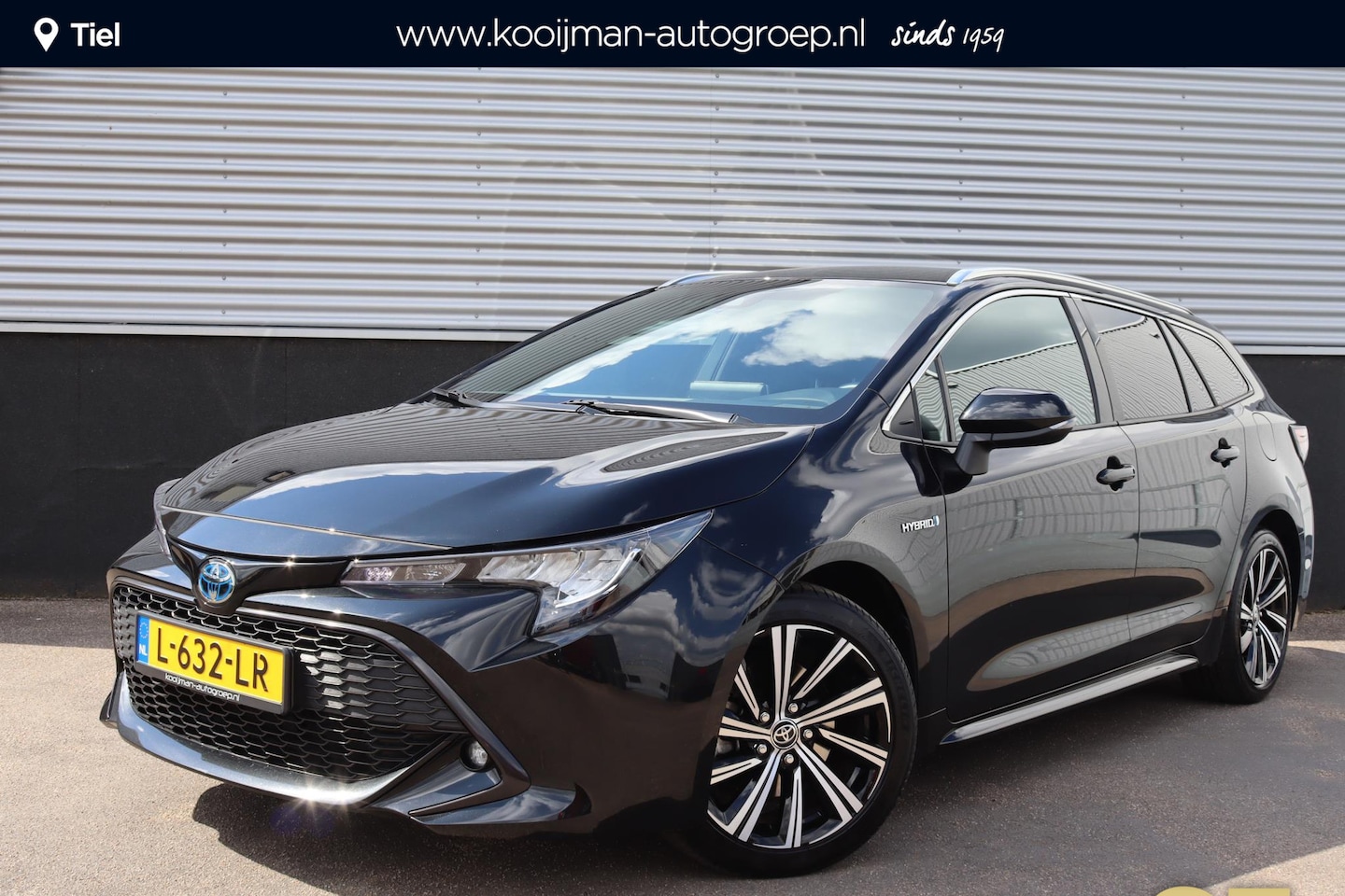 Toyota Corolla Touring Sports - 2.0 Hybrid Dynamic Half-lederen bekleding, Apple CarPlay, Privacy glass, LM velgen, Metall - AutoWereld.nl