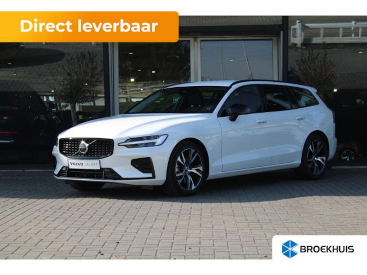 Volvo V60 - 2.0 B4 Plus Dark | LED koplampen | grootlichtassistent | keyless start - AutoWereld.nl