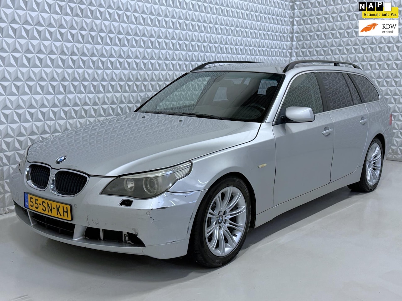 BMW 5-serie Touring - 525i 6-cilinder / MET WERK! (2004) - AutoWereld.nl