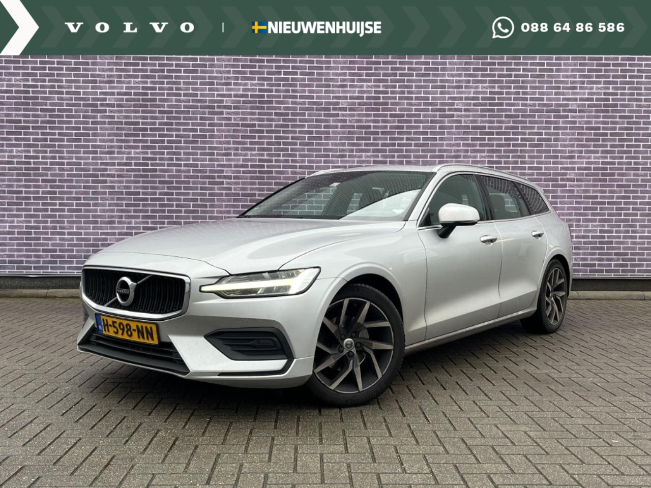 Volvo V60 - T4 Automaat Momentum Pro | Elektr. Panoramadak | Trekhaak | Adaptieve Cruise control | Cam - AutoWereld.nl