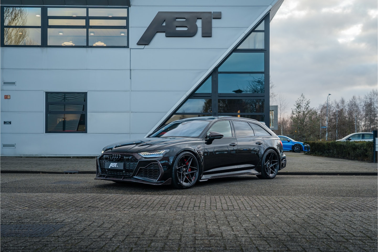 Audi RS6 - ABT Johann Abt Signature Edition 40/64 Limited Edition | 800pk | rood carbon | B&O Advance - AutoWereld.nl