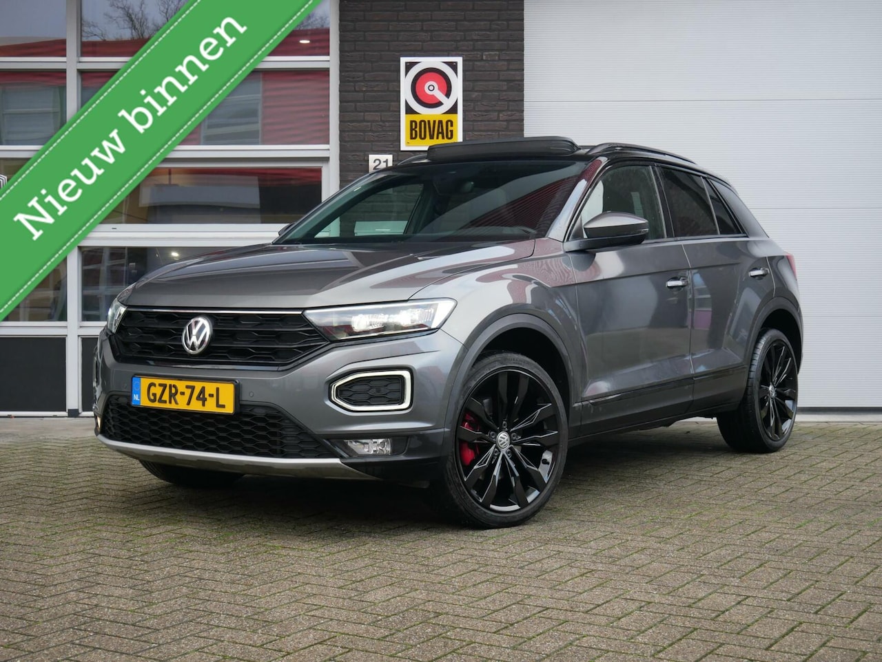 Volkswagen T-Roc - 1.5 TSI Sport Business R Pano| Navi+BT| Digi Dash| 1e Eigenaar - AutoWereld.nl