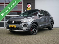 Volkswagen T-Roc - 1.5 TSI Sport Business R Pano| Navi+BT| Digi Dash| 1e Eigenaar