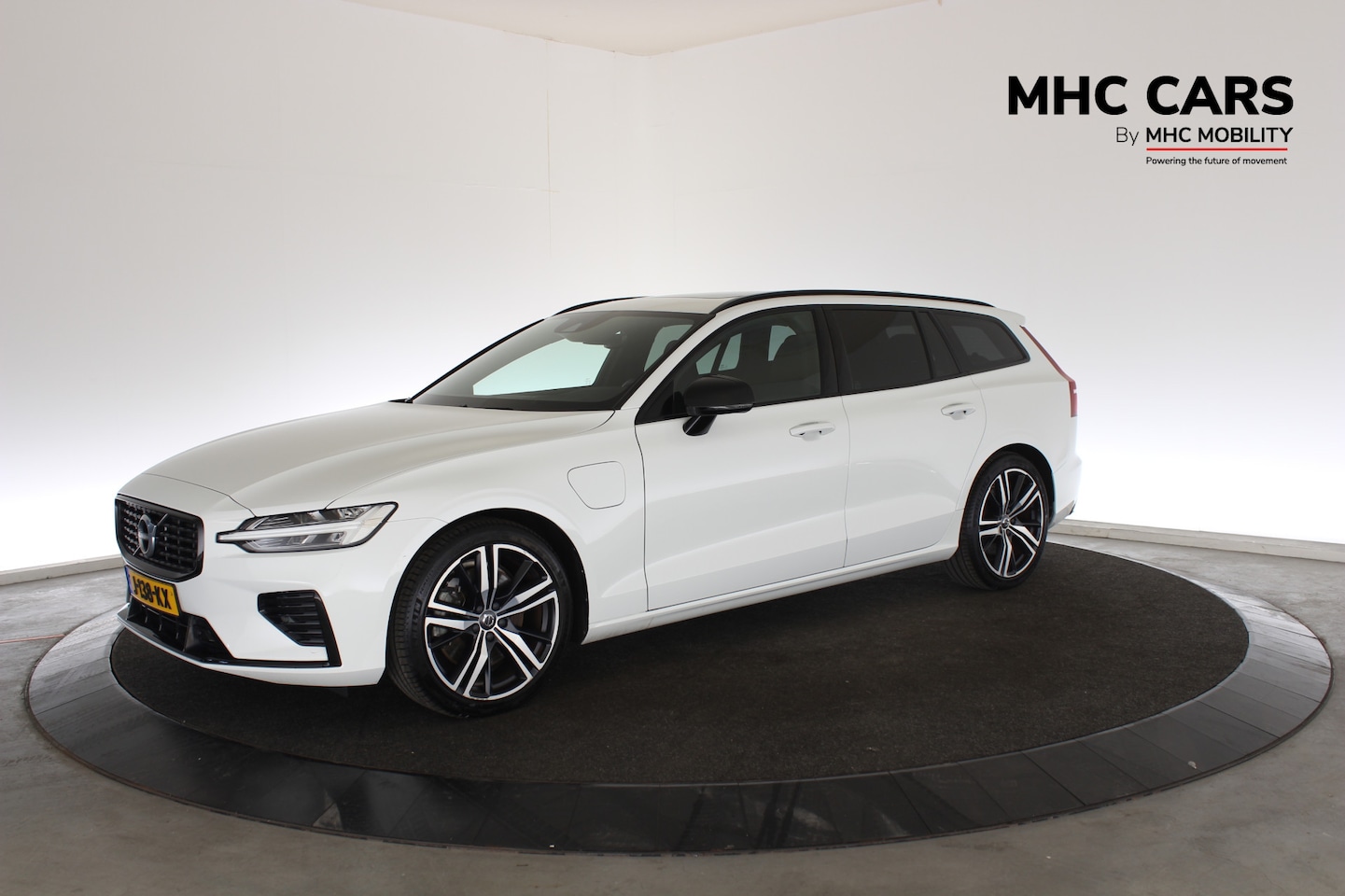 Volvo V60 - 2.0 T6 Recharge AWD R-Design 2.0 T6 Recharge AWD R-Design - AutoWereld.nl