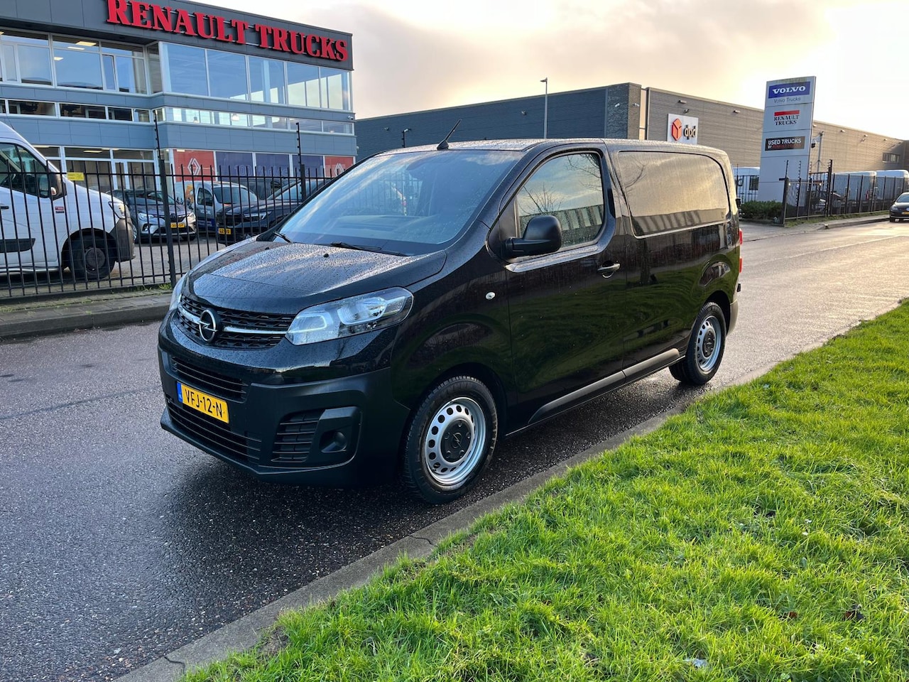 Opel Vivaro - 2.0 CDTI Edition, 125 pk ,Automaat, Euro 6, Airco, Navigatie - AutoWereld.nl