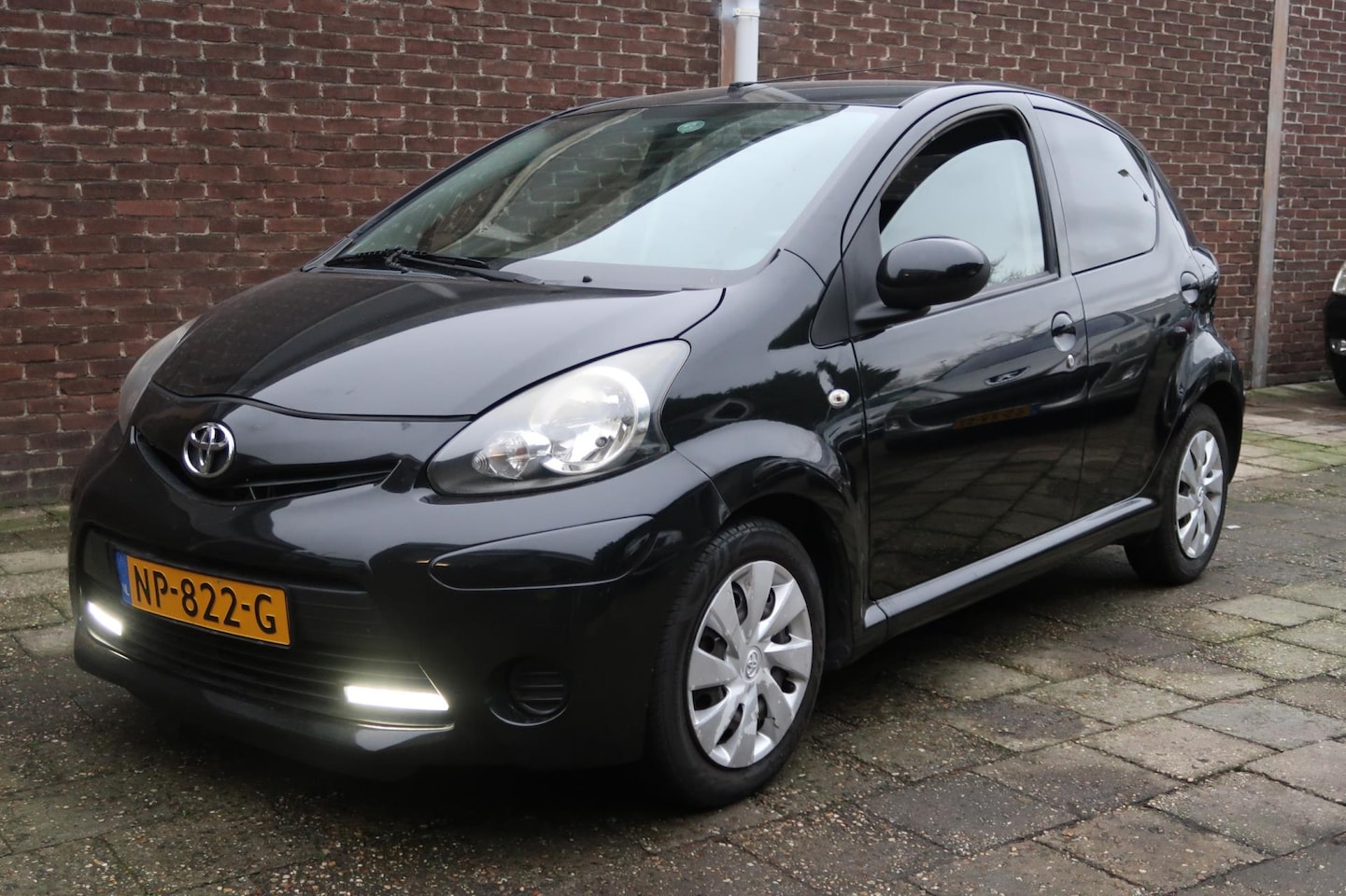 Toyota Aygo - 1.0 VVT-i Aspiration 1.0 VVT-i Aspiration, AIRCO, Elektrische ramen, Getinte ramen, Bleutooth - AutoWereld.nl