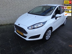 Ford Fiesta - 1.0 Style NIEUWE APK/ AFLBEURT 3 MAANDEN BOVAGGARANTIE NIEUWE DISTRIBUTIERIEM