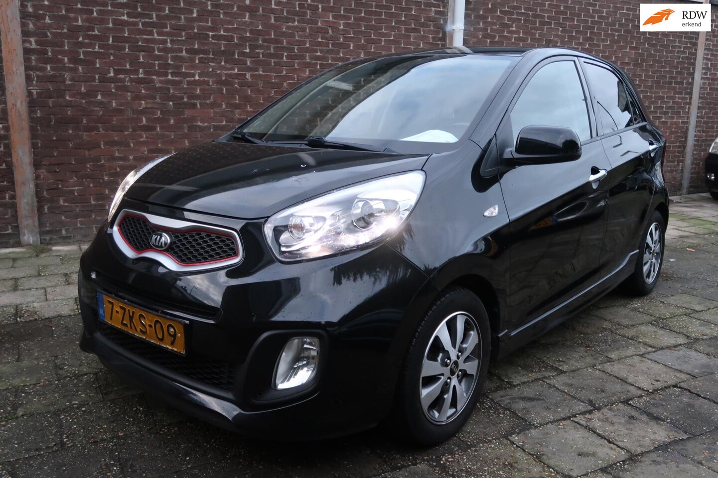 Kia Picanto - 1.0 CVVT X-treme 1.0 CVVT X-treme, Lederen bekleding, stuurbediening, Climate control - AutoWereld.nl