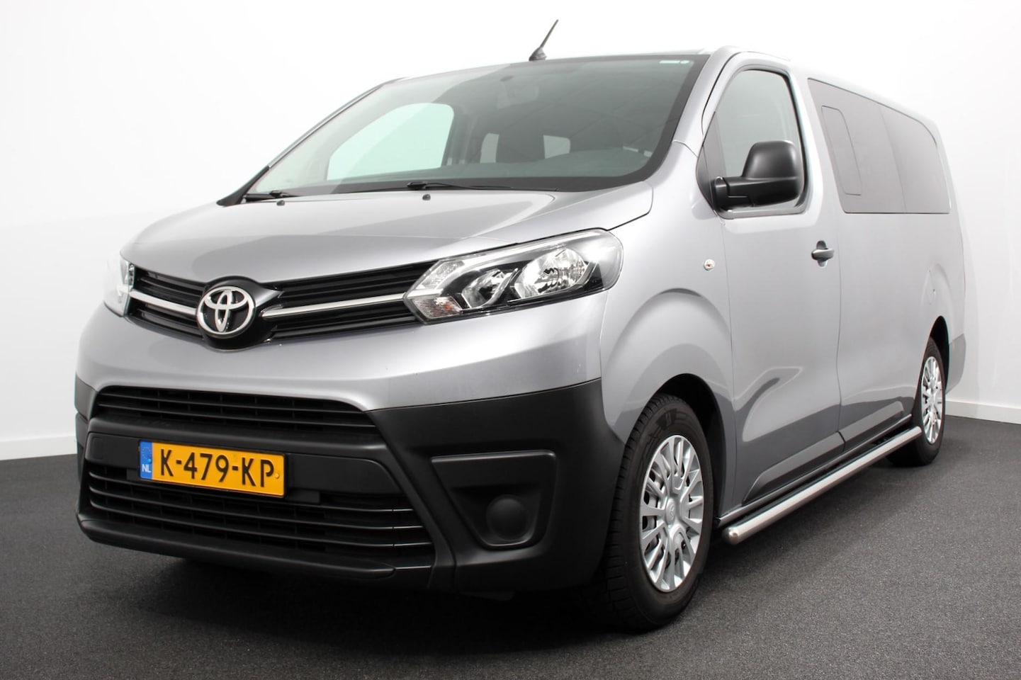 Toyota ProAce Shuttle - 1.5 D-4D Navigator Long |9 Persoons | Navigatie | Parkeersensoren | Carplay | Cruise Contr - AutoWereld.nl