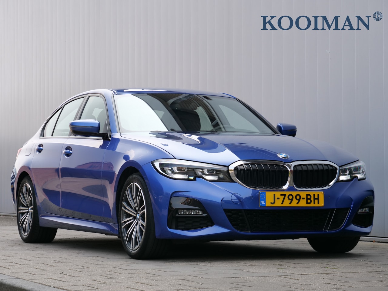 BMW 3-serie - 320i 184pk Executive Edition M-Sport Automaat van €31.895,- voor - AutoWereld.nl