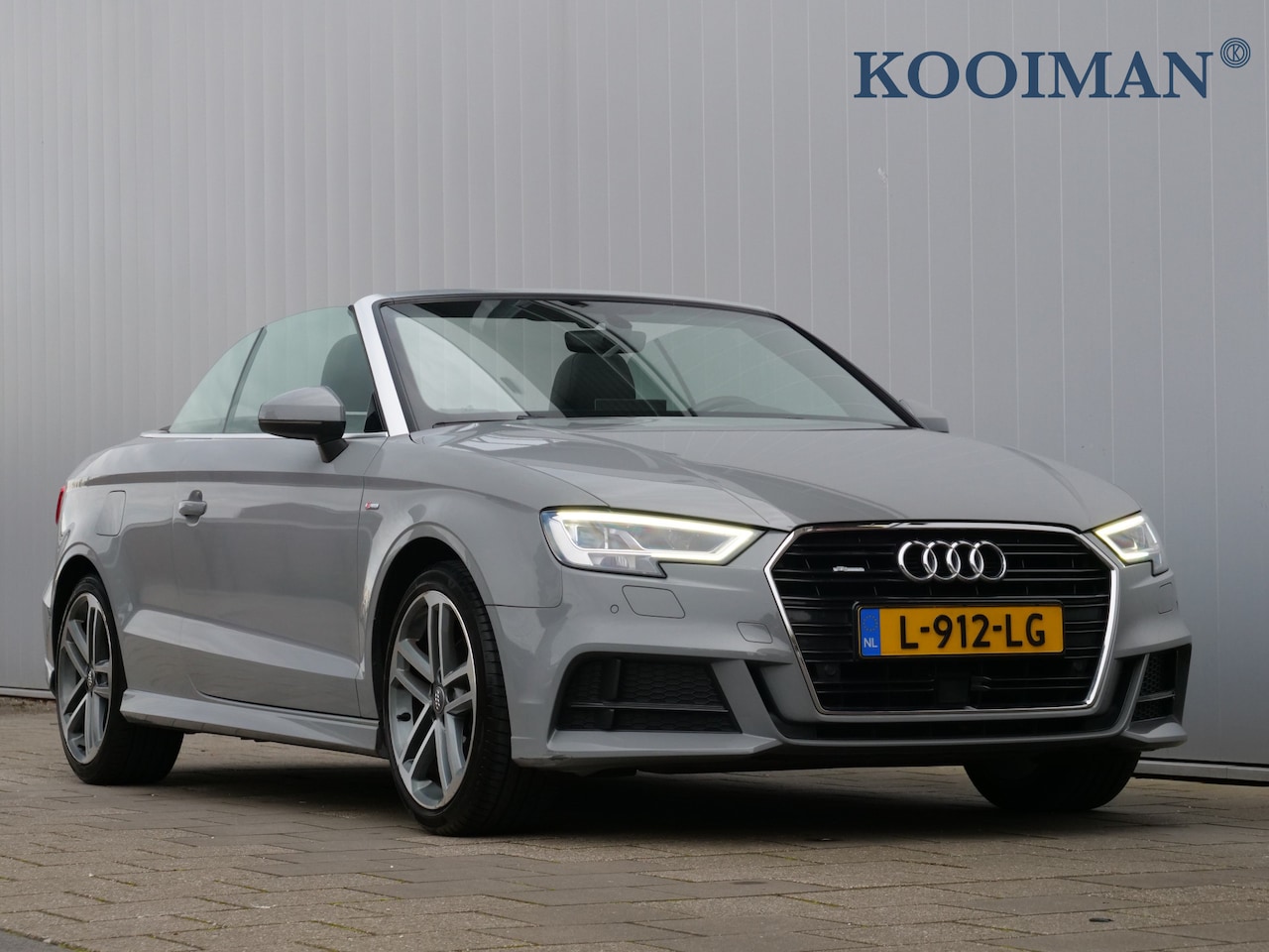 Audi A3 Cabriolet - 1.5 TFSI 150pk CoD Sport S Line Edition Automaat LED / Camera / Navigatie - AutoWereld.nl