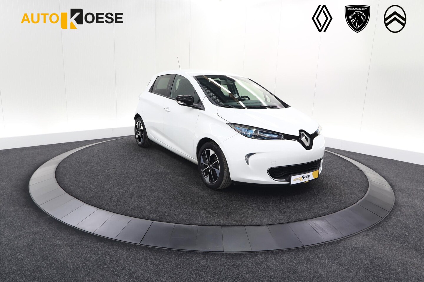 Renault Zoe - Q90 Intens Quickcharge 41 kWh | Huuraccu | Parkeersensoren | Navigatie | 16 Inch Velgen - AutoWereld.nl