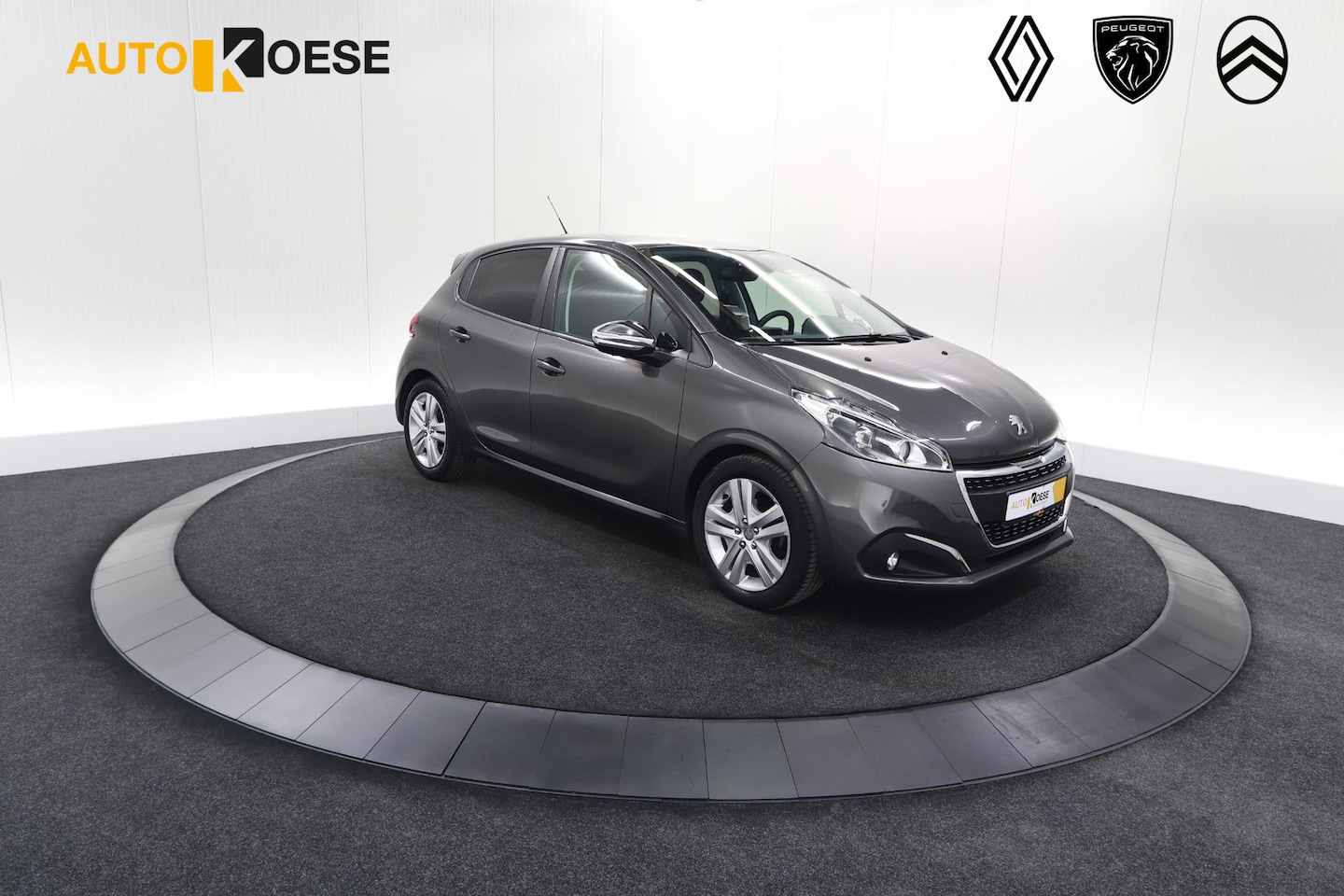 Peugeot 208 - PureTech 82 Signature | Parkeersensoren | Apple Carplay | Navigatie - AutoWereld.nl