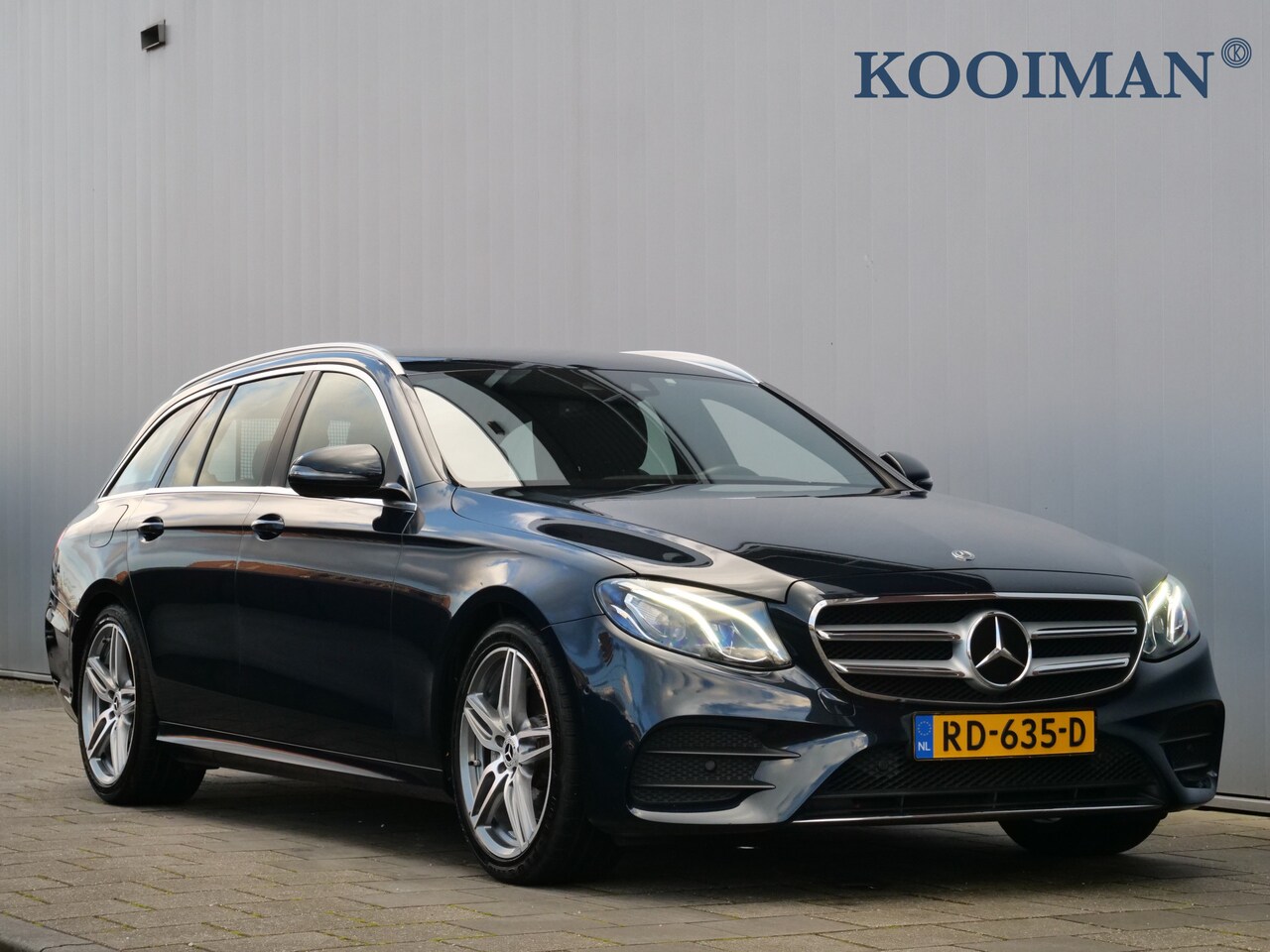 Mercedes-Benz E-klasse Estate - 200 Business Solution 184pk AMG Upgrade Edition Automaat LED / Trekhaak / Stoelverwarming - AutoWereld.nl