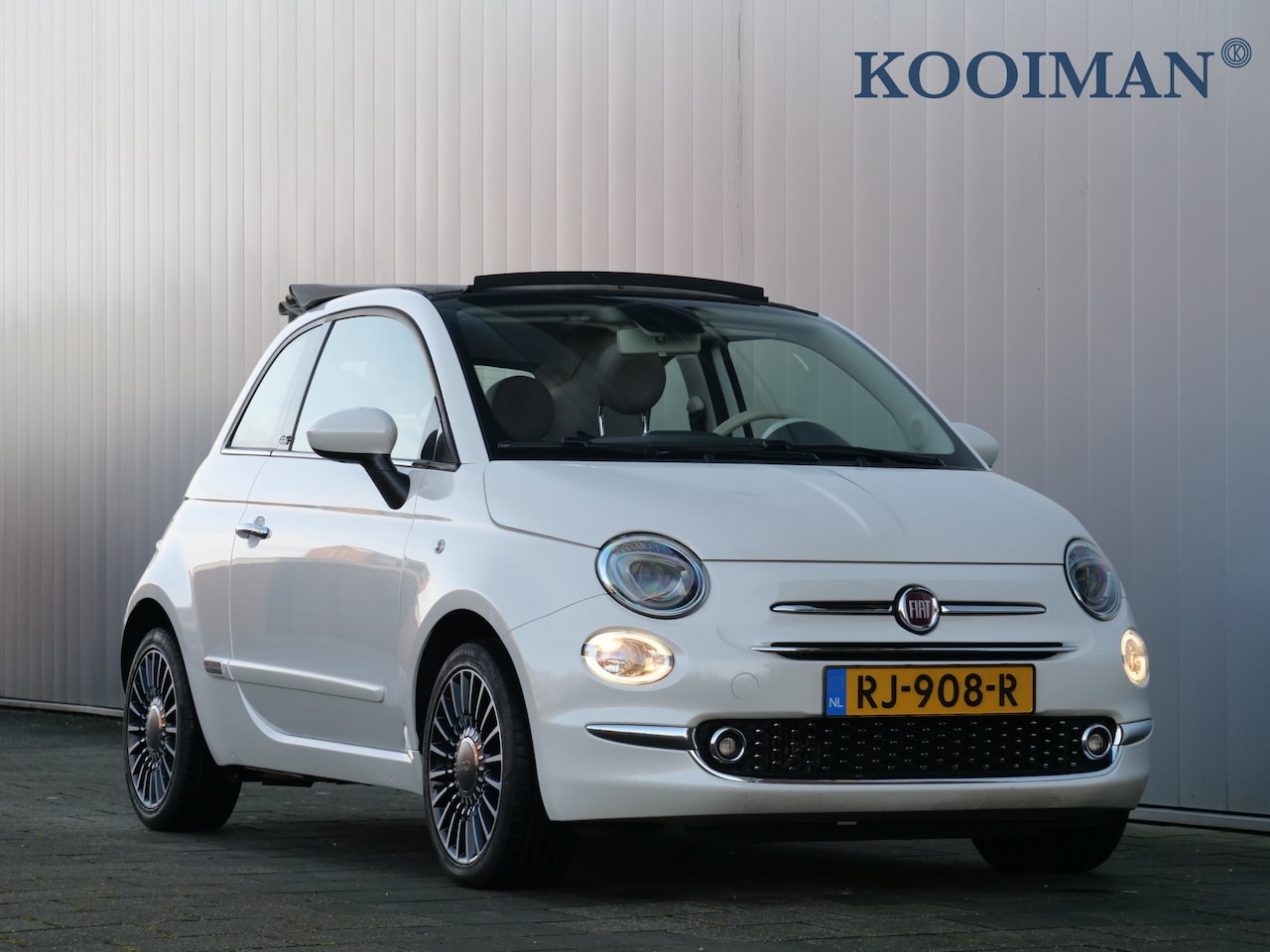 Fiat 500 C - 0.9 TwinAir 86 Pk Automaat DAB / Climate control / Parkeersensoren/ Leer - AutoWereld.nl