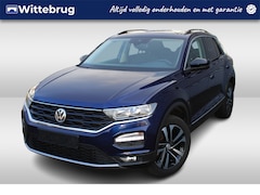 Volkswagen T-Roc - 1.5 TSI Style United DSG Automaat Panoramadak / Digitale cockpit / Navigatie / Trekhaak /