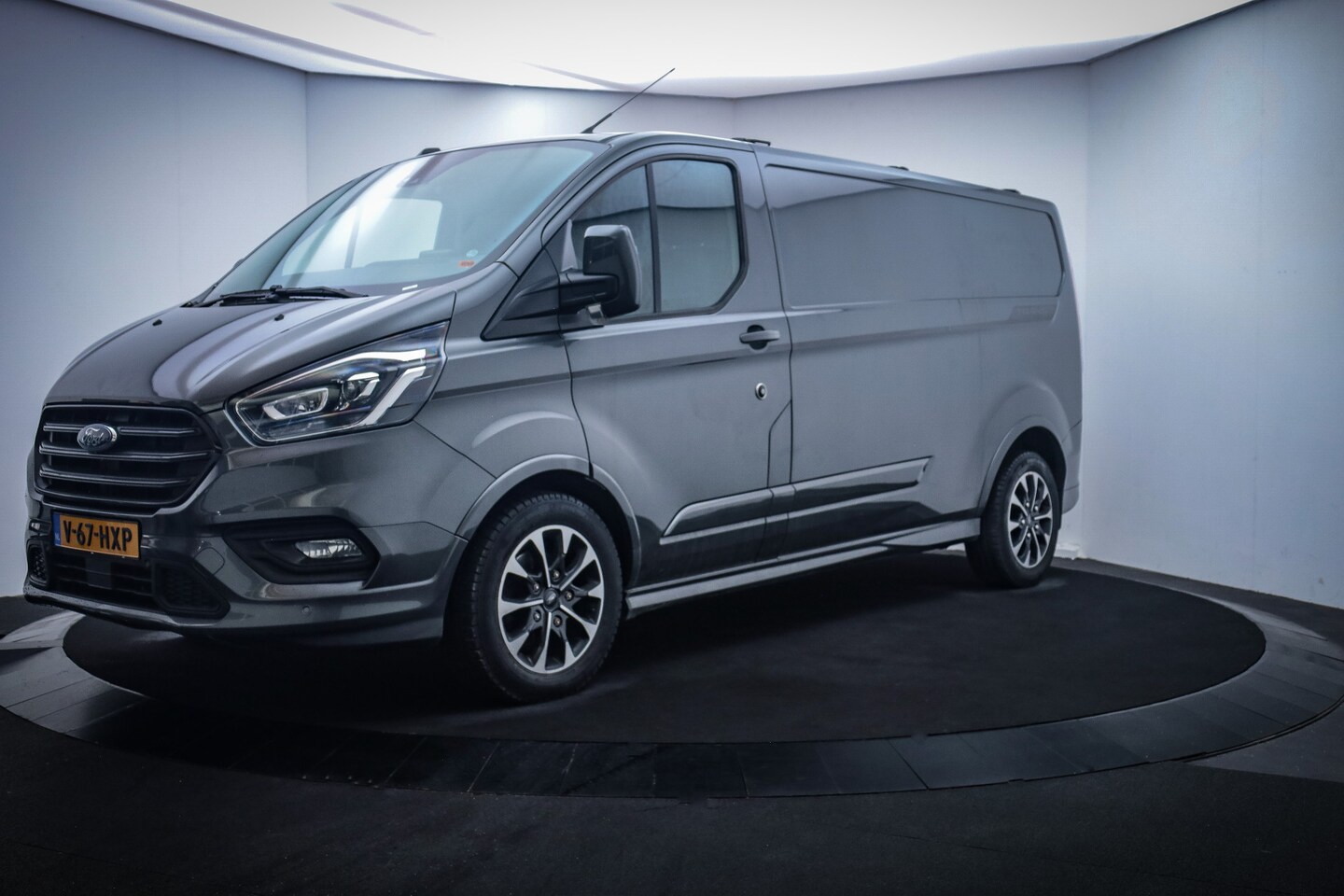 Ford Transit Custom - 320 2.0TDCI 185Pk L2 SPORT Plus LED/NAVI/CARPLAY/ADAPTIVE CRUISE/STOELVERW./LEDER/DAB+/TRE - AutoWereld.nl