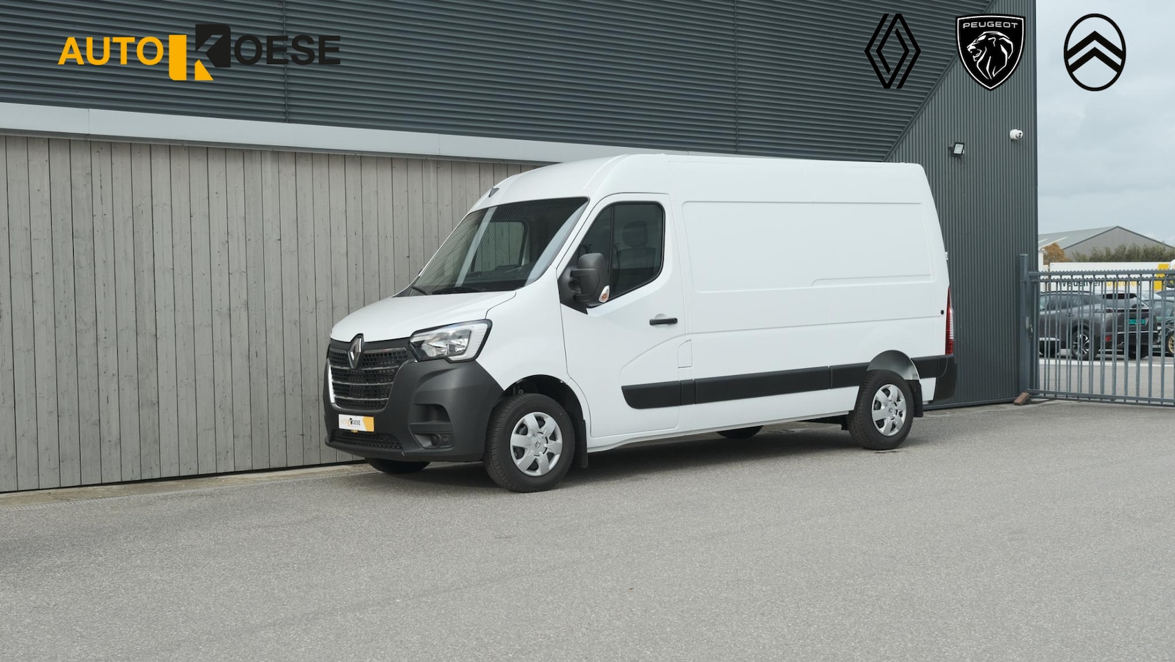 Renault Master - T33 2.3 dCi 135 L2H2 Comfort | Direct Leverbaar | Navigatie | Parkeersensoren | Airco | Cr - AutoWereld.nl