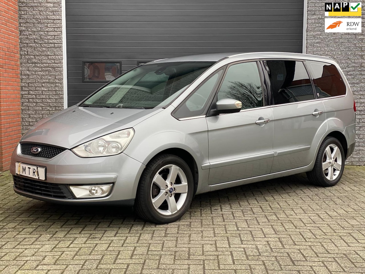 Ford Galaxy - 2.0-16V Ghia EXPORT|7 PERSOONS - AutoWereld.nl