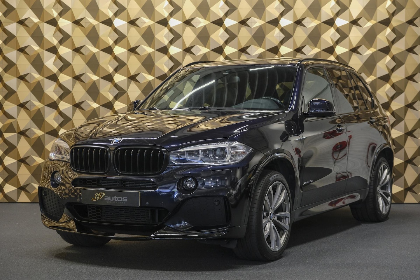 BMW X5 - xDrive40e 313pk M-sport M-performance Panoramadak Comfortzetels Navigatie Professional 20" - AutoWereld.nl