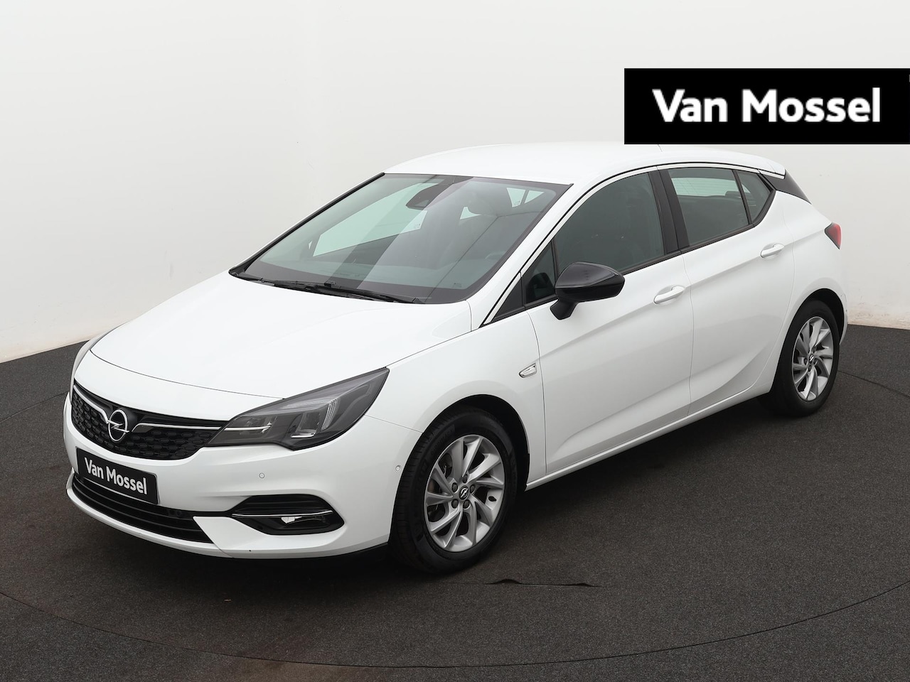 Opel Astra - 1.2 Elegance | 110pk | Camera | Parkeersensoren V+A | Alcantara | Navigatie | Zeer Complee - AutoWereld.nl