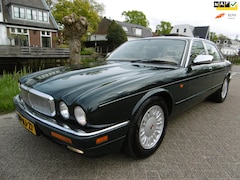 Daimler Double Six - 6.0 V12 312pk Origineel Nederlands met historie