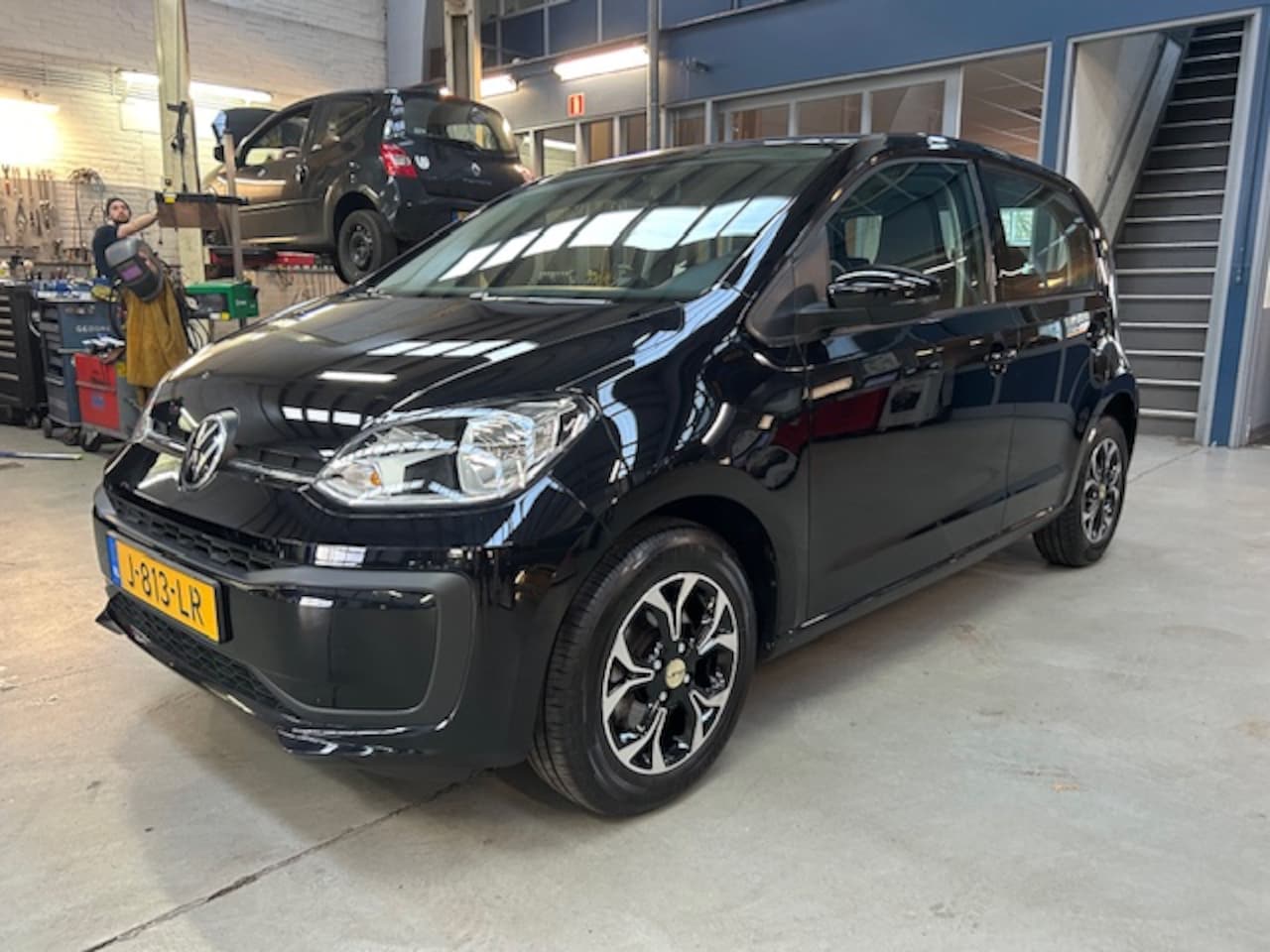 Volkswagen Up! - 1.0 60PK 4D BMT Move up! Bluetooth | Lm velgen | Cruise control | Camera | Parkeersensoren - AutoWereld.nl