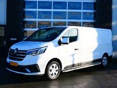 Renault Trafic - 2.0 dCi 130 T30 L2H1 Work Edition - Trekhaak, betimmering, camera, sensor v+a, All Seasons