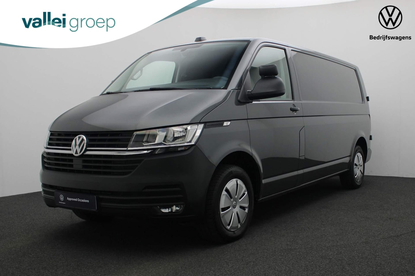 Volkswagen Transporter - 2.0 TDI 110PK L2H1 28 Comfortline | 3-zits | Parkeersensoren achter | Apple Carplay / Andr - AutoWereld.nl