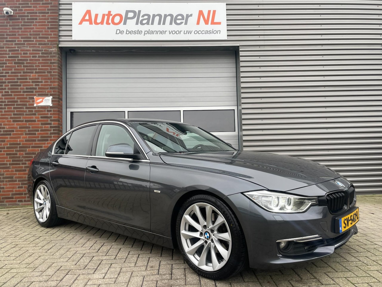 BMW 3-serie - 318d M Sport Edition High Executive! Leder! Navi! - AutoWereld.nl