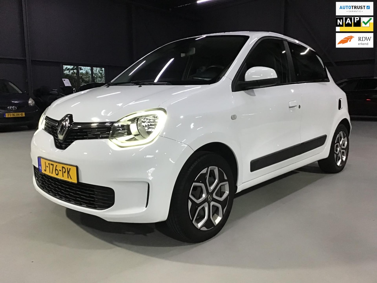 Renault Twingo - 1.0 SCe Collection I 1e Eigen I 76xxx Nap I Dealer Onderh I AIrco I Led I Park sens I 5 Dr - AutoWereld.nl