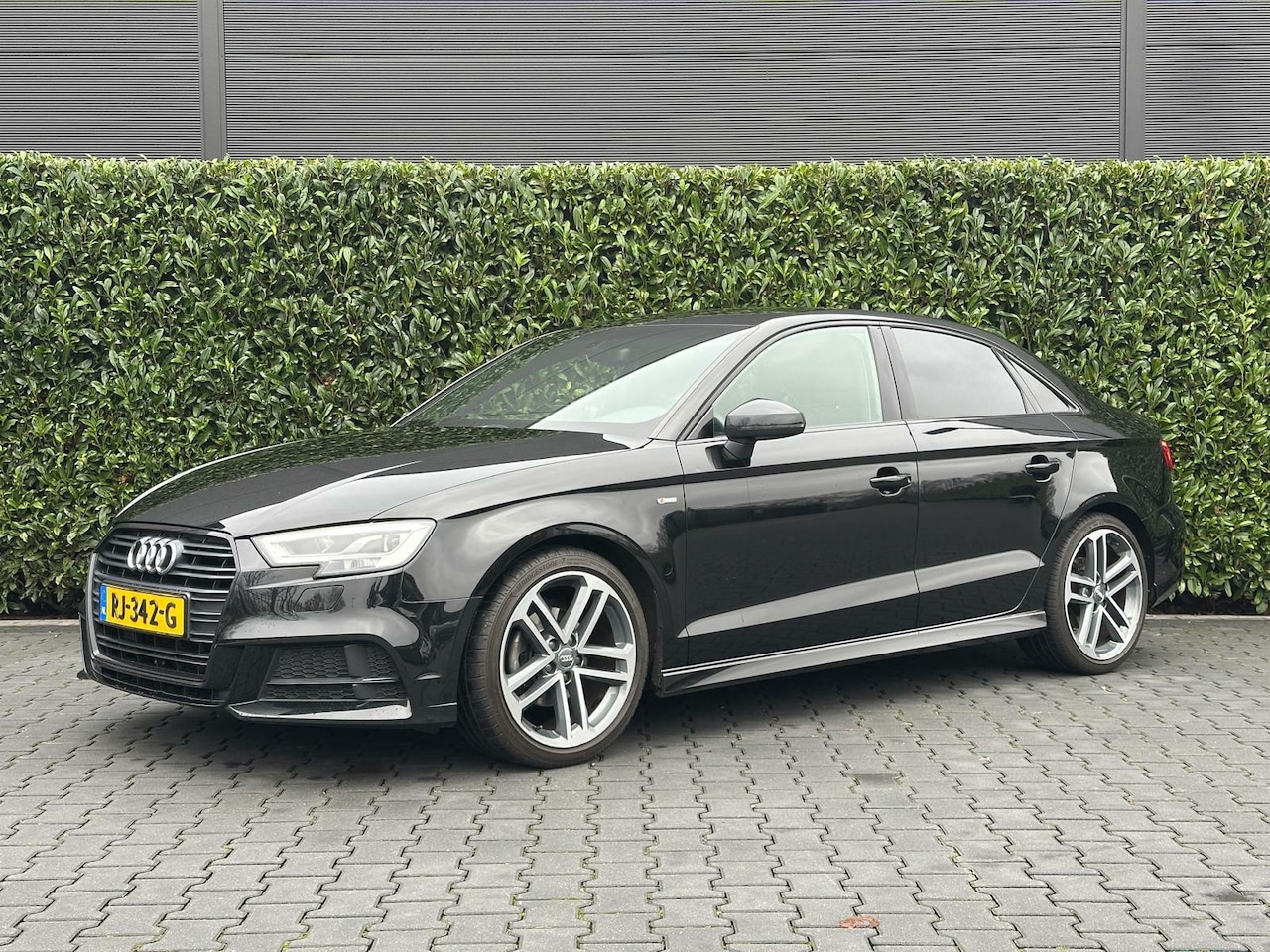 Audi A3 Limousine - 1.6 TDI Sport S-LINE NIEUW MODEL, NL AUTO, NAP, FACELIFT, LED, LEDER, NAV, CRUISE, ECC-AIR - AutoWereld.nl