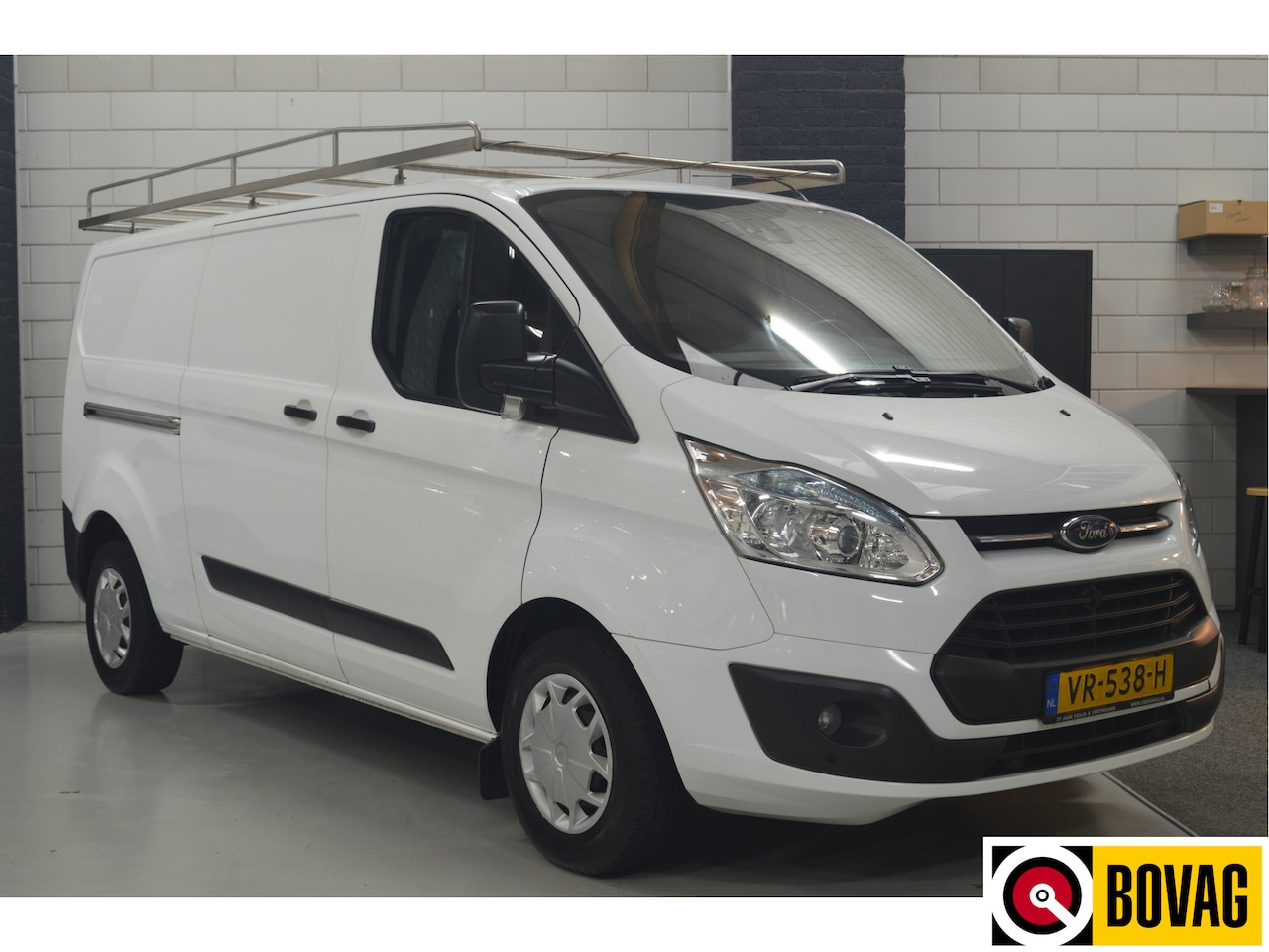 Ford Transit Custom - 290 2.2 TDCI L2H1 Trend // 121.000 km // AIRCO // NAVI // CRUISE // CAMERA // PDC // TREKH - AutoWereld.nl